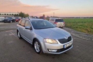 Pierwszy Właściciel Serwisowany Bdb Stan 4x4 Delikatnie Uszkodzony